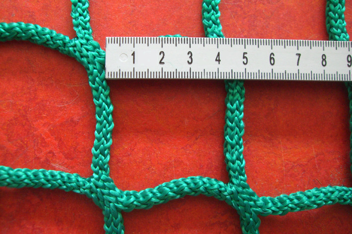 Netz 6cm: Maschenweite innen 4,5mm locker / 5,5cm gespannt