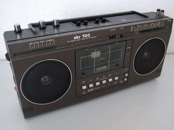 Bild: RFT SKR 700,Kassettenrekorder,Kassettenrecorder,Radio,DDR,RFT,Reparatur,Restauration,Defekt,Überholung,Ersatzteile,instandsetzen,reparieren,überholen,aufarbeiten,kaputt