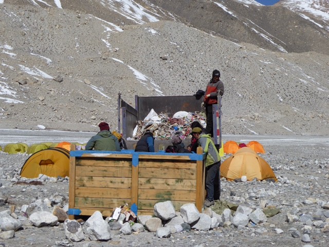 Müllabfuhr am Mt. Everest
