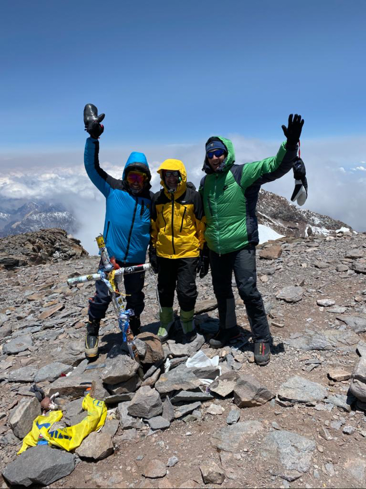 Gipfelerfolg am Aconcagua in Südamerika, einer der Seven Summits, höchster Berg Südamerikas mit AMICAL alpin