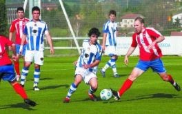 Imagen de la última visita del Laudio a Zubieta, justo hace 4 años, cuando ambos equipos militaban en Tercera División.