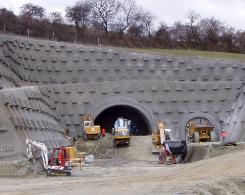 Lohbergtunnel bei Darmstadt