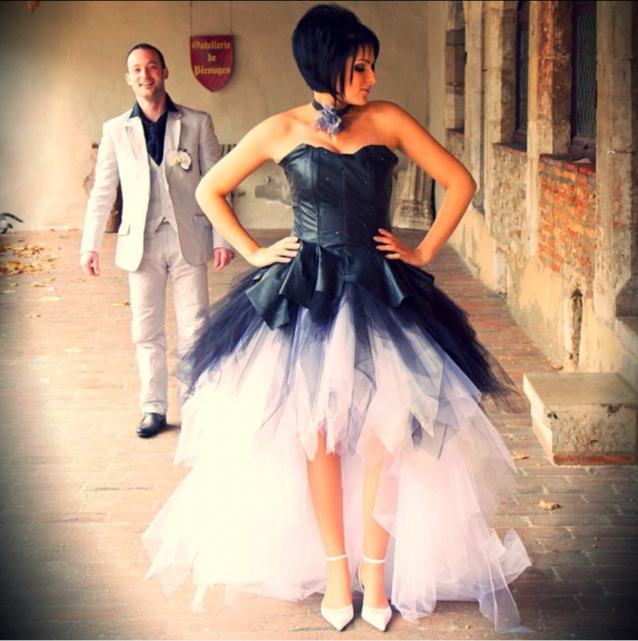 Robes De Mariée En Cuir Laurine Masset Couture