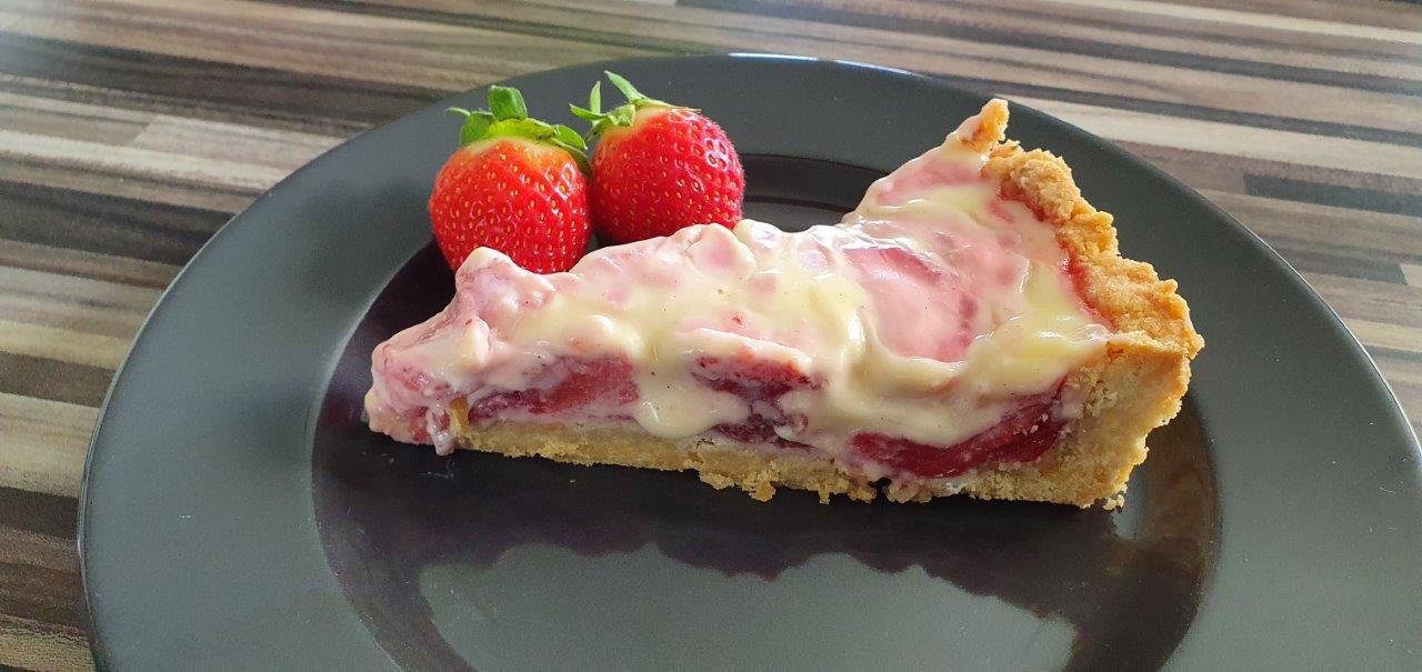 Weiße Schokoladentarte mit Erdbeeren