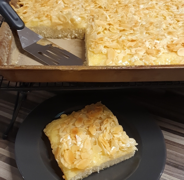 Mandel-Buttermilchkuchen