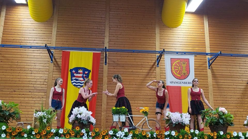 Cowgirls langweilen sich ohne Cowboys