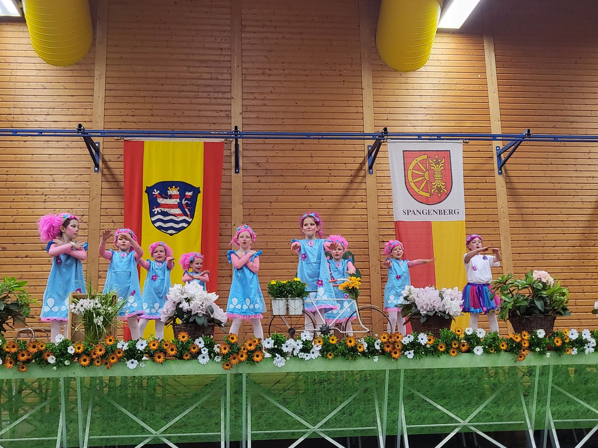 Tanzthema unverkennbar "Trolls"