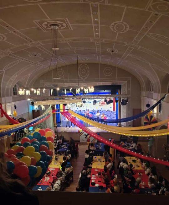 Stimmung von Anfang bis Ende im ausverkauften Saal