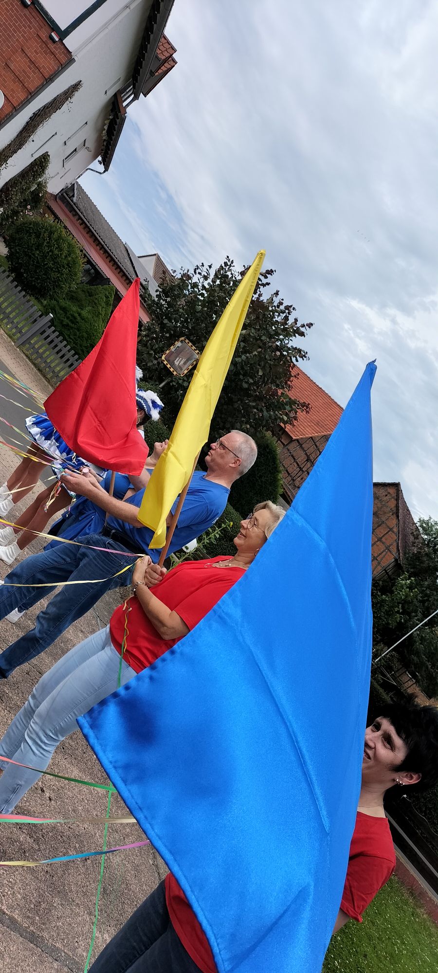 blau-gelb-rot