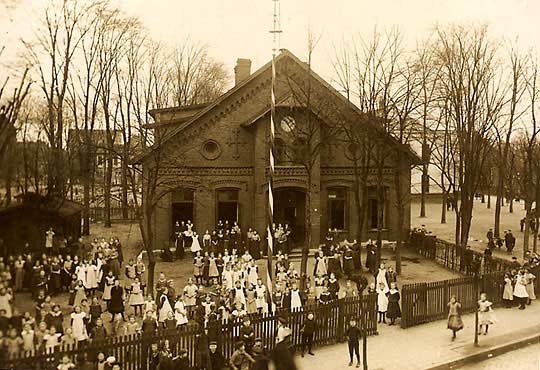 Das Gebäude der Höheren Töchterschule um 1911