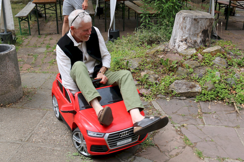 Spielzeugautofahren