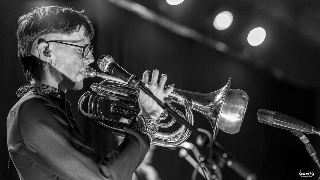 Vianney Desplantes, euphonium, flugabone, chœurs; Kolinga, Festival Jazz360, vendredi 6 juin 2025, Camblanes-et-Meynac. ©-tamkkaphoto