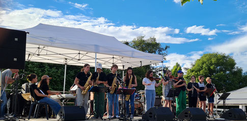 Big Band Jazz, collège Eléonore de Provence est présent au Festival JAZZ360 2023 à Langoiran. Photographie : Dom Imonk