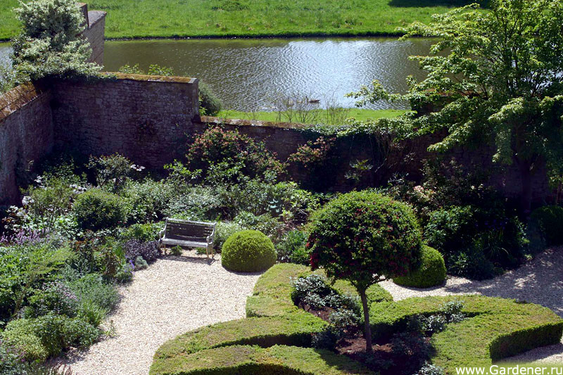 ВЕЛИКОБРИТАНИЯ Broughton Castle Garden