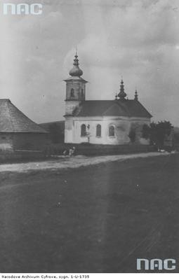 Izby - cerkiew greko-katolicka (lata 1918 - 1939). Zdjęcie pochodzi ze zbiorów Narodowego Archiwum Cyfrowego