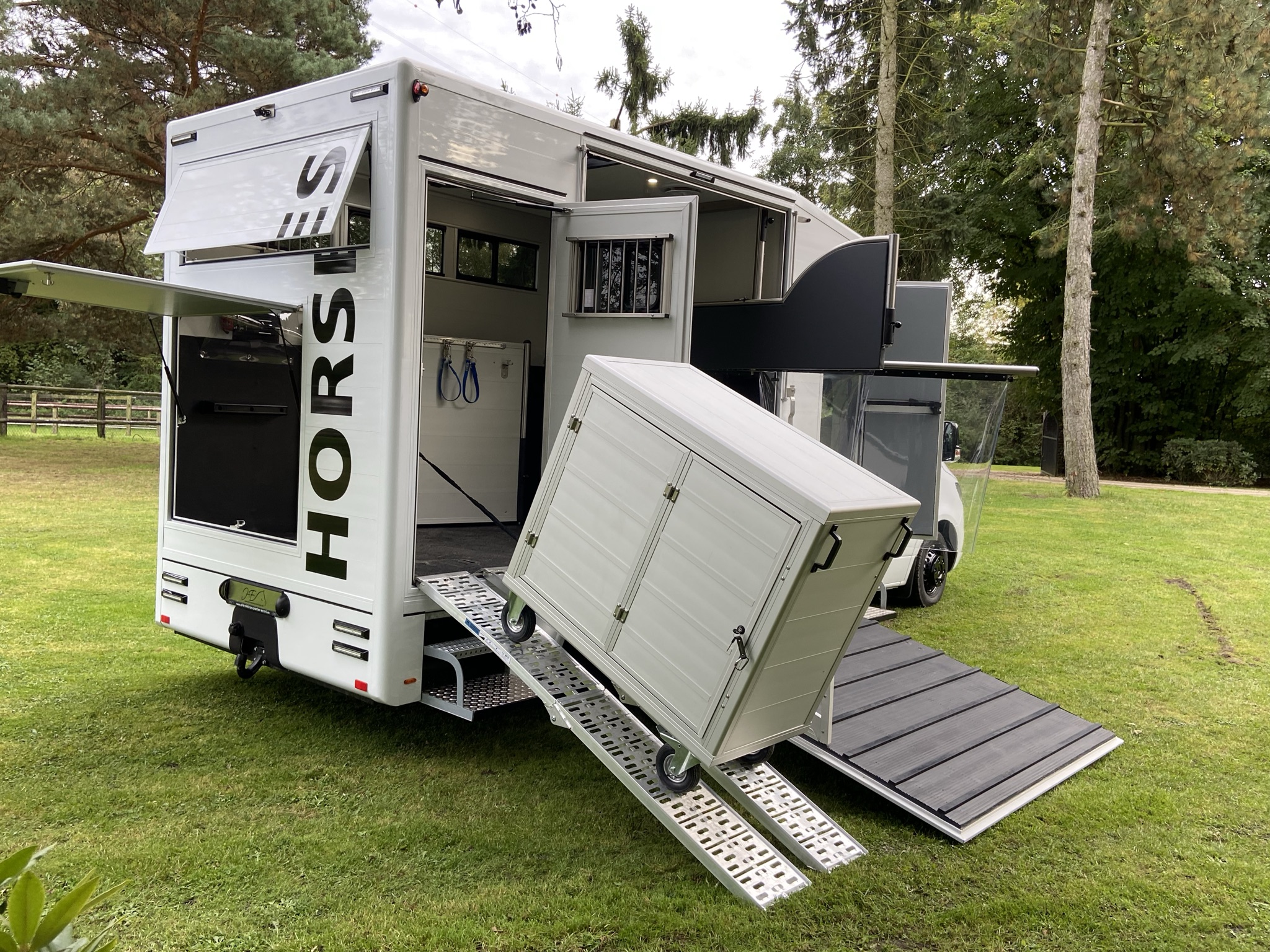 Mercedes Benz Sprinter 5,5 Tonnen Pferdetransporter mit Wohnbereich