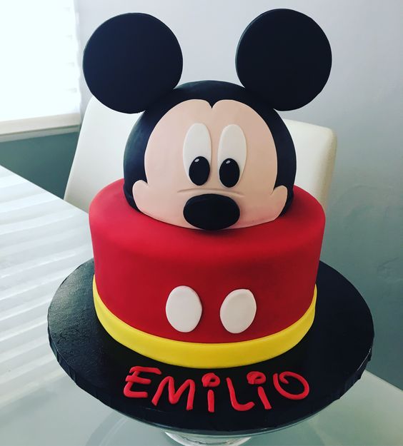 pastel fiesta mickey