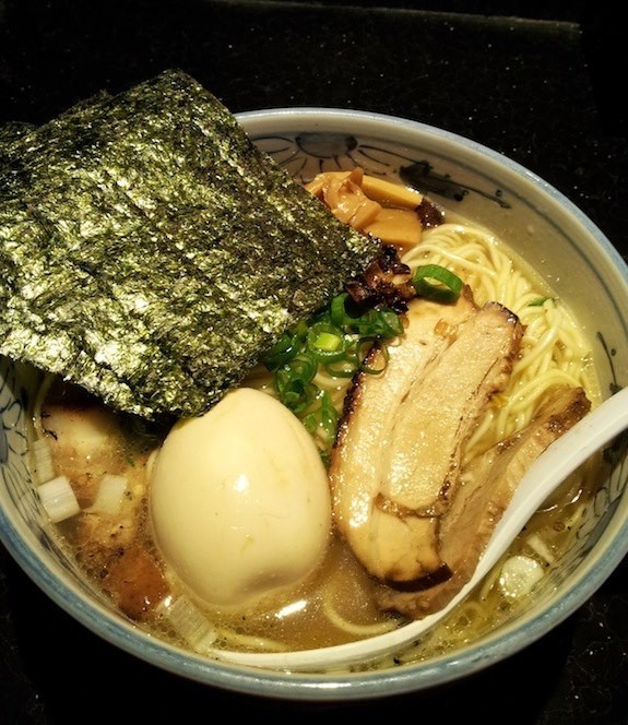 あんどうのエニキが代々木まで来られますたので、めじろへ行きますたよ。エニキが醤油、おでは塩！　【2013年3月19日】※閉店