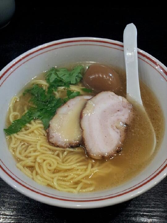 今年の初ラーメンは、たけちゃんにぼしらーめん 府中店の鶏パイタンスペシャル。旨かったでつ。　【2013年1月6日】※閉店