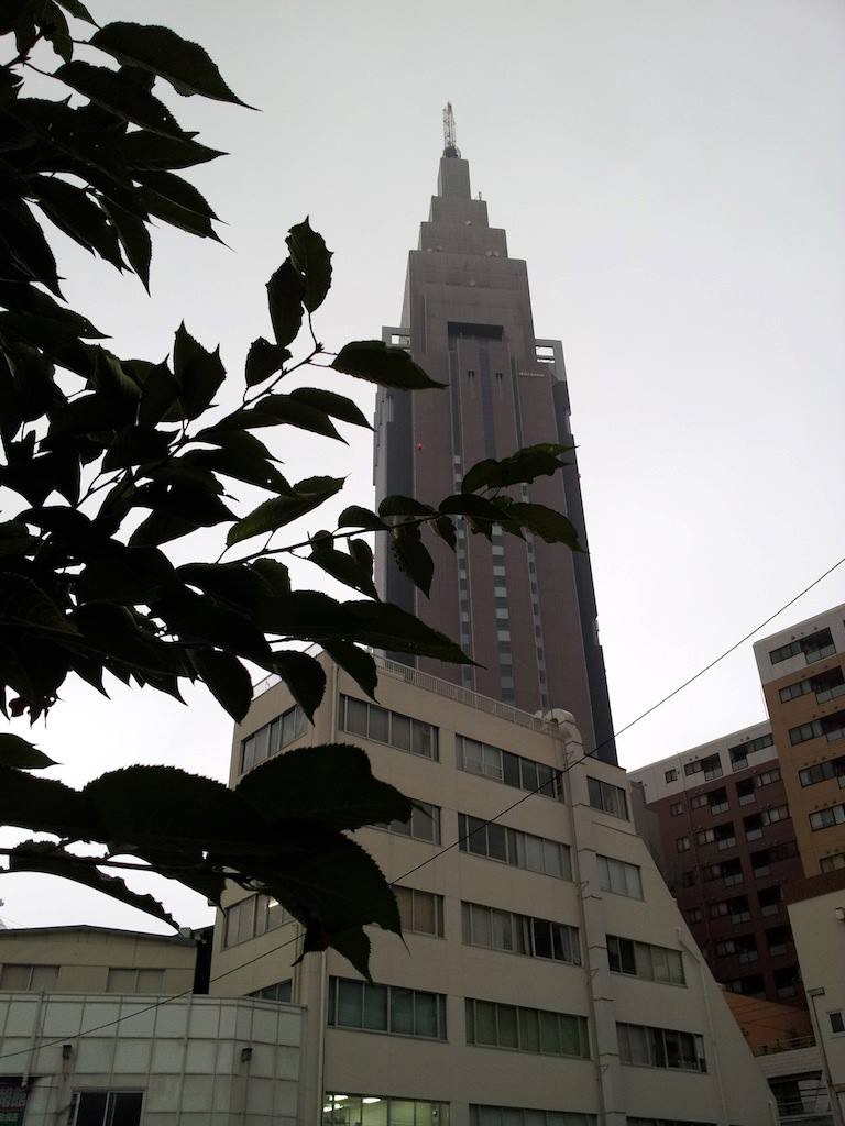 空から恐怖の大王が降って来そうな雲行きでつよ。　【2013年7月29日】