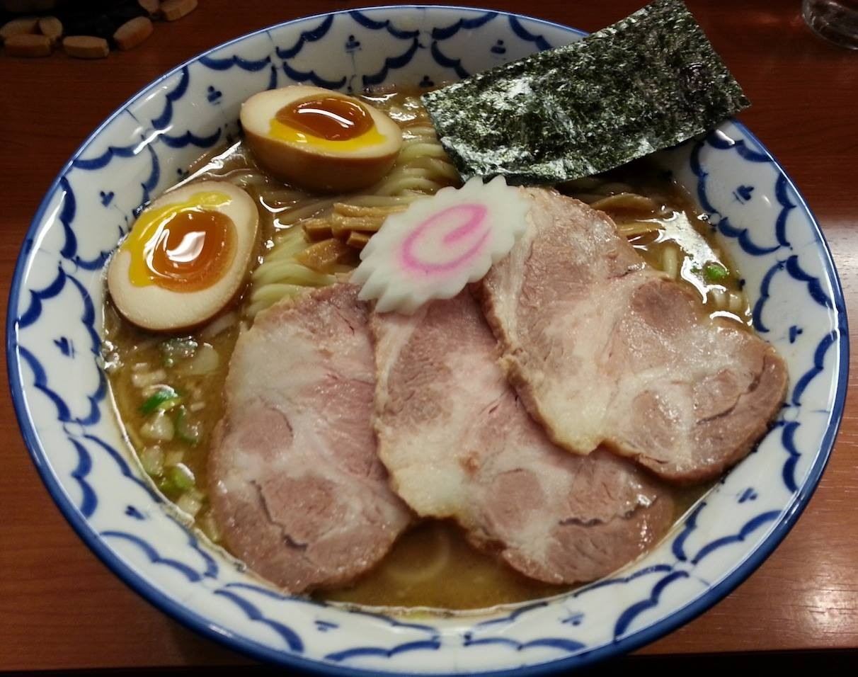 代々木エリアの一番人気店、『麺恋処 いそじ』の○得中華そばを久しぶりにいただきますた。　【2014年2月26日】