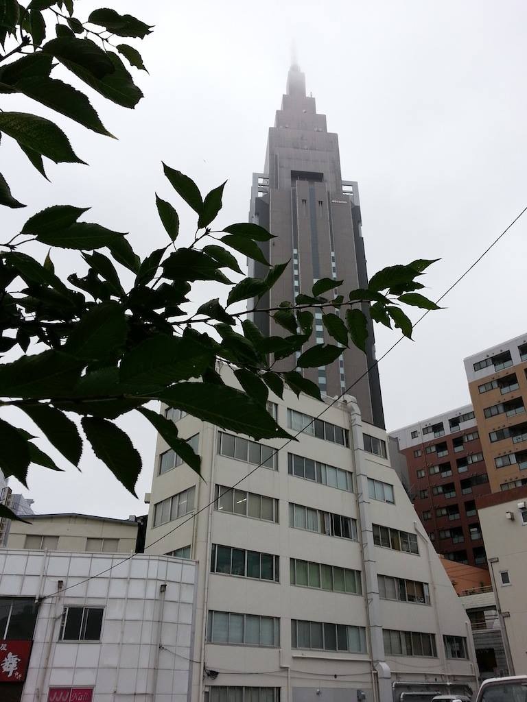 昼過ぎから急な強い雨や落雷に注意、だって。　【2014年7月18日】