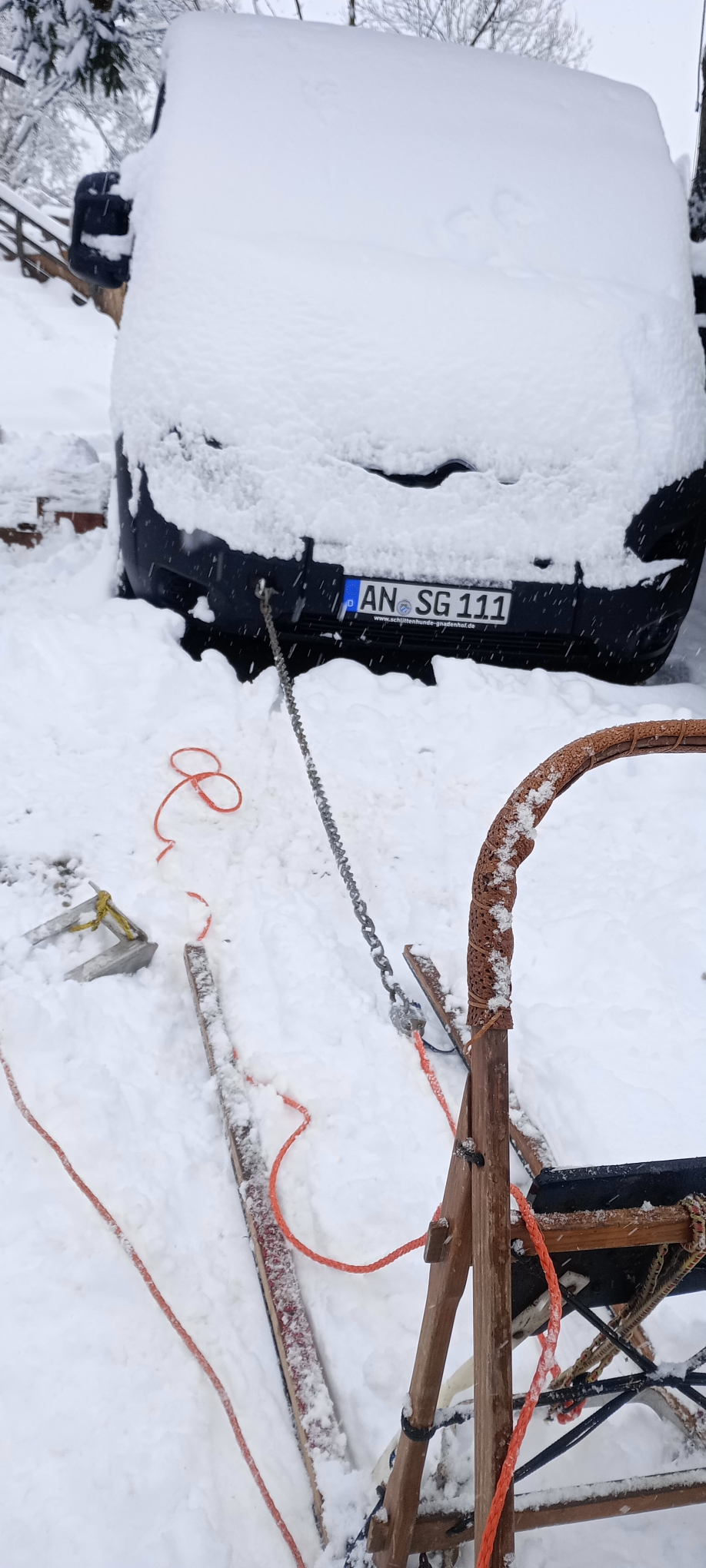 Schlitten am Auto sichern
