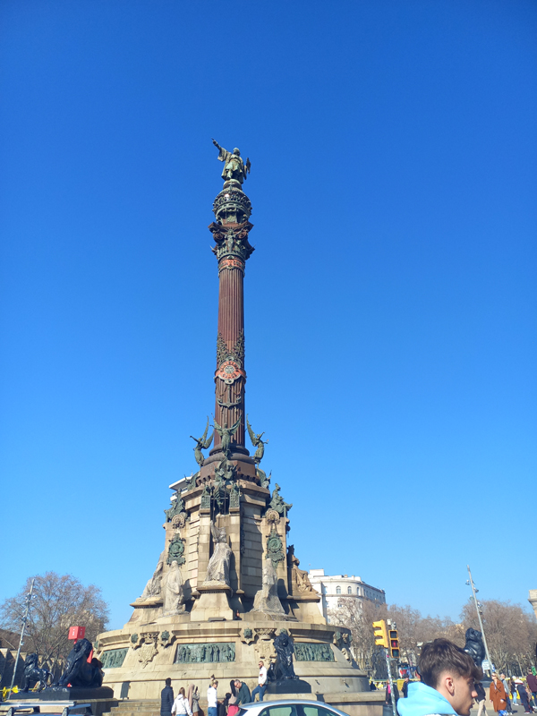 La colonne Christophe Colomb.