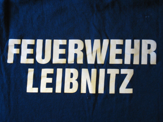 Feuerwehr Polo Steiermark Stickerei bestickt vom Profi Mütze Haube Graz Umgebung Südsteiermark Weststeiermark Deutschlandsberg Voitsberg Köflach Südoststeiermark Bad Radkersburg Feldbach Fürstenfeld Hartberg Gleisdorf Weiz Murtal Knittelfeld Murau Leoben 