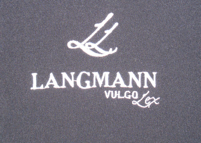 Bekleidung mit UV Schutz Hybrid persönliche, professionelle und individuelle Beratung Sehr hohe Kundenzufriedenheit Housekeeping Pflegebekleidung Einkleidung Unsere Fachwerkstatt ändert für Sie……. Lang- & Kurzarm Modelle Unkompliziert und unverbindlich 