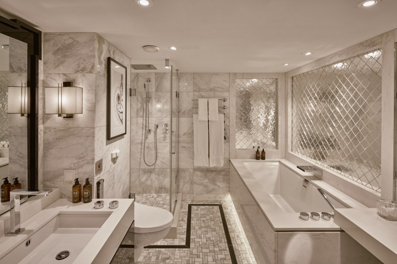 Riverside Mozart Owners Suite Badbereich