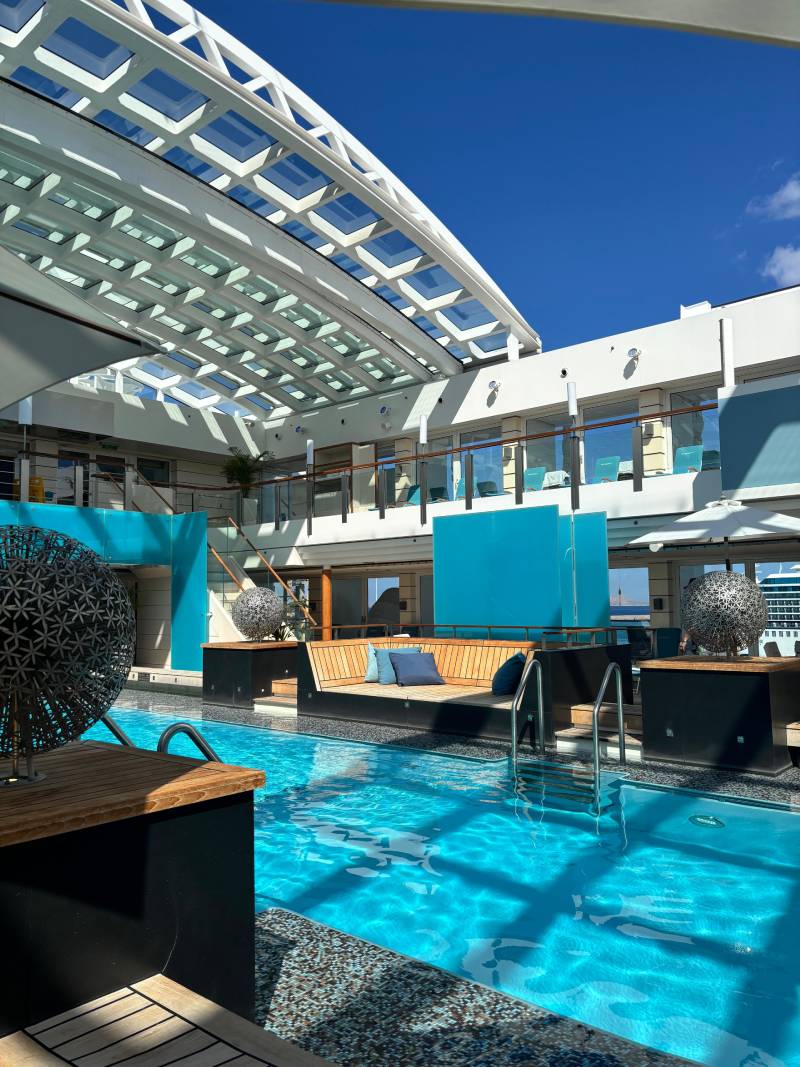 Pooldeck 9 an Bord der EUROPA 2