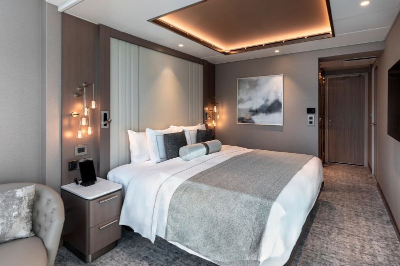 Silversea Silver Endeavour Signature Suite