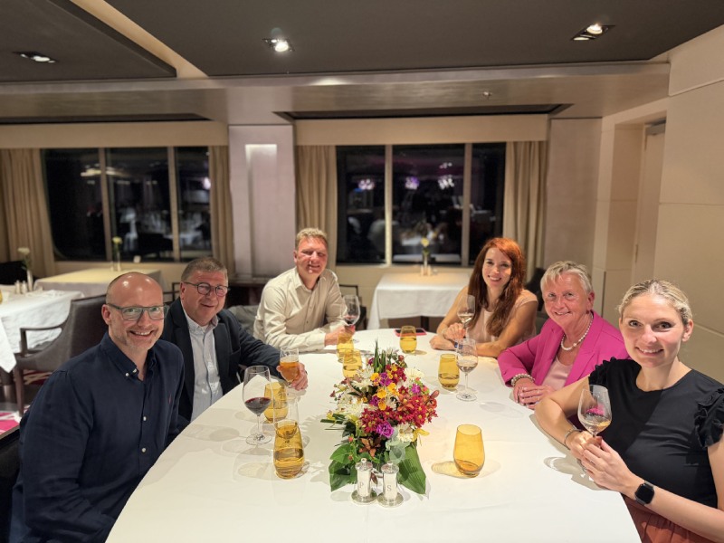 Emocean Cruises Reisegruppe im Restaurant Weltmeere auf der MS EUROPA 2