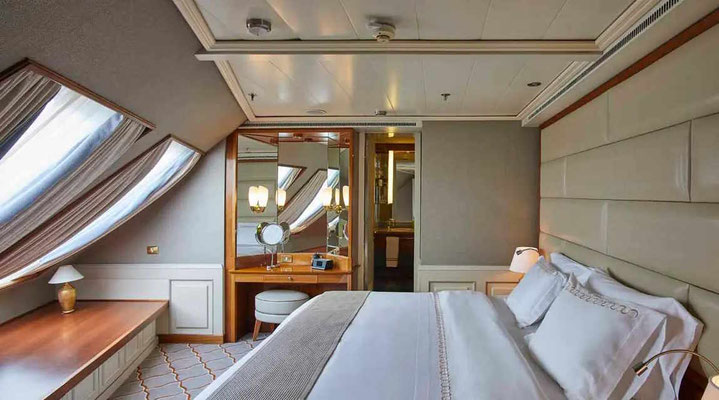 Silver Whisper Suite