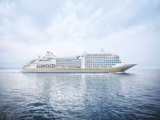 Silver Dawn Schiff auf dem Meer
