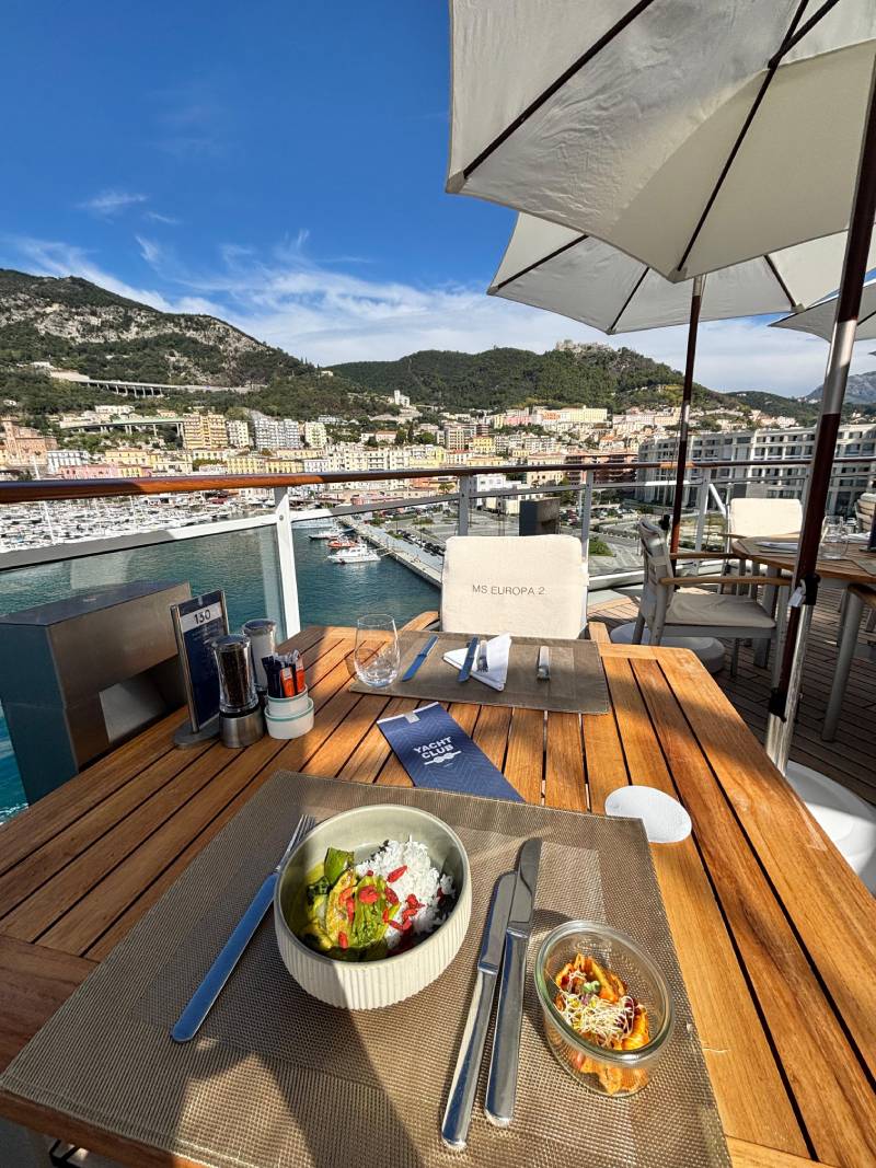 Lunch in der Sansibar mit Blick auf die Amalfieküste