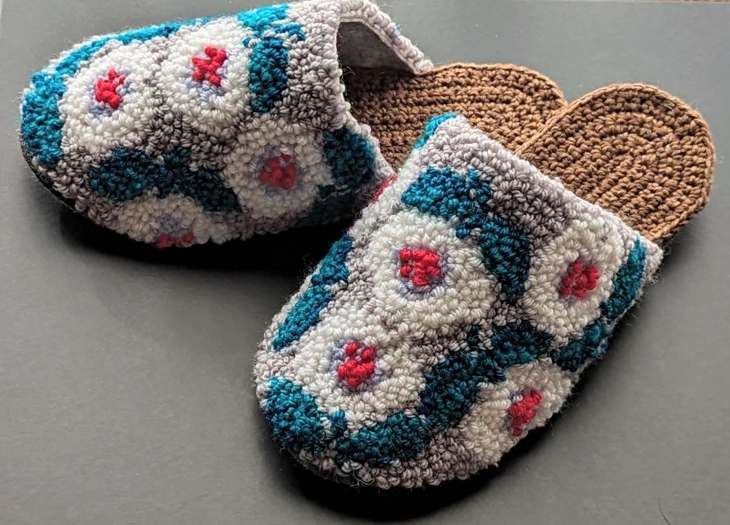 パンチニードルのスリッパ - 編み物の あ - knit the fabric by cocoon