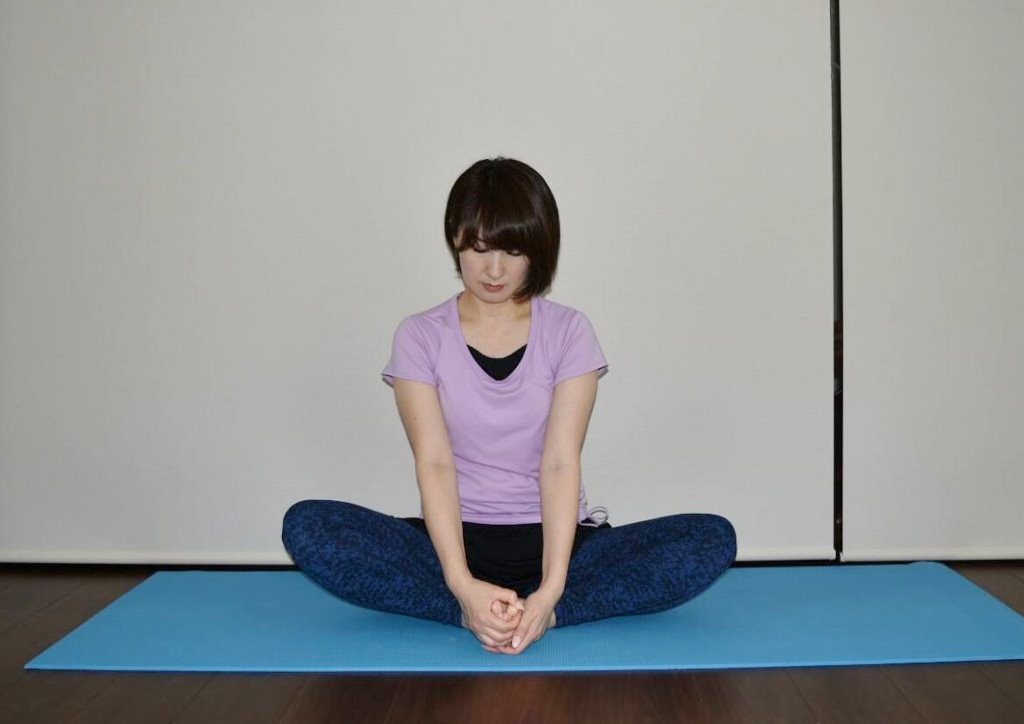 ちょっぴりヨガ 合せきのポーズ 犬のポーズ を伝授 Chat Web Magazine チャットウェブマガジン