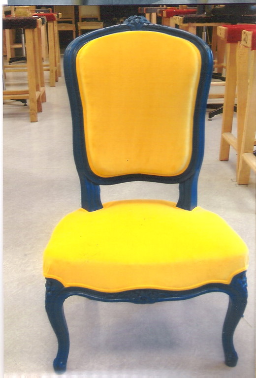 Petite chaise, garniture traditionnelle, bois peint, velours, passe-poil