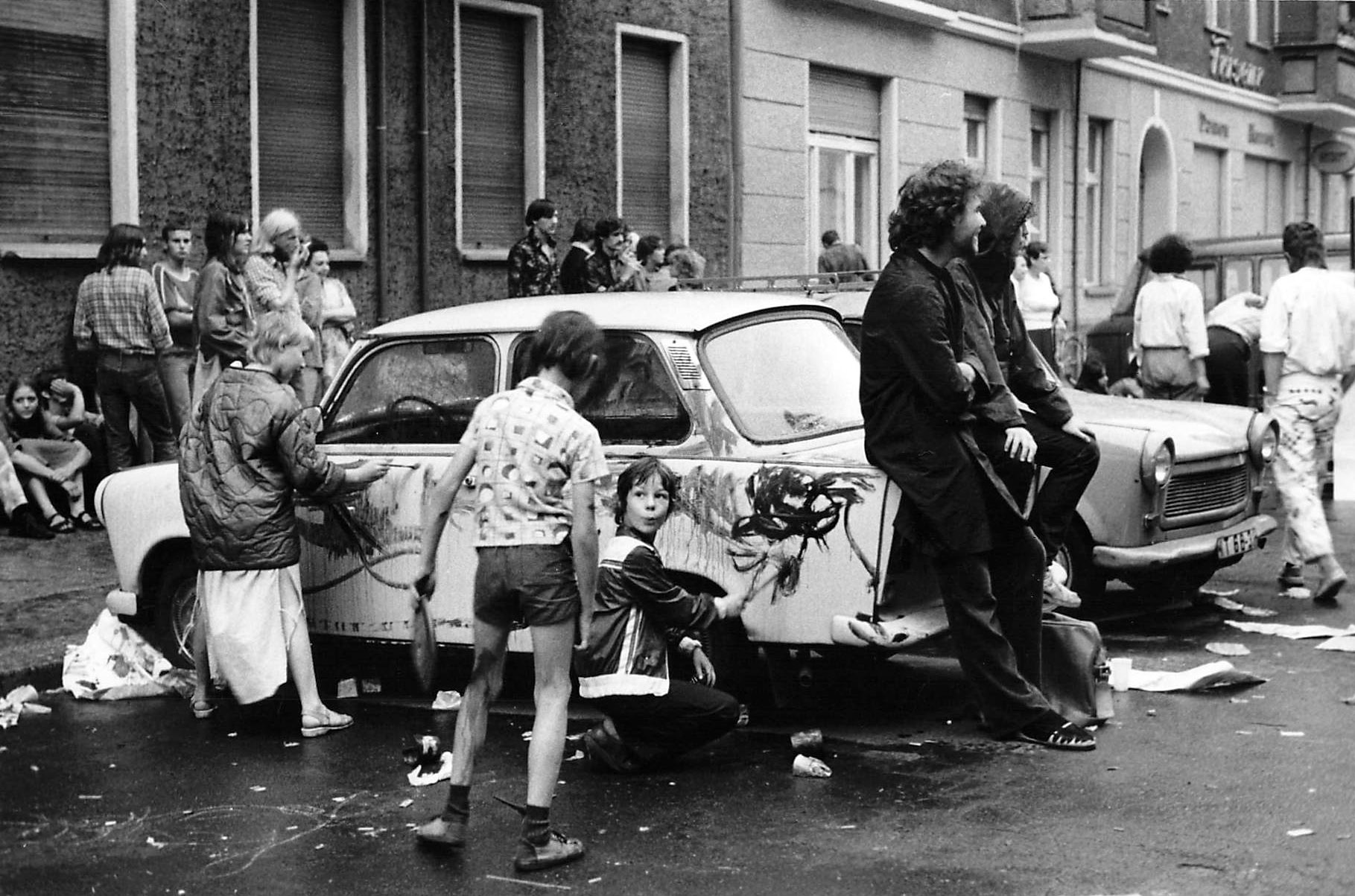 Kinderfest in der Sophienstraße in Berlin Lichtenberg, 1982. Foto: DDR Fotoerbe / Marion Klemp