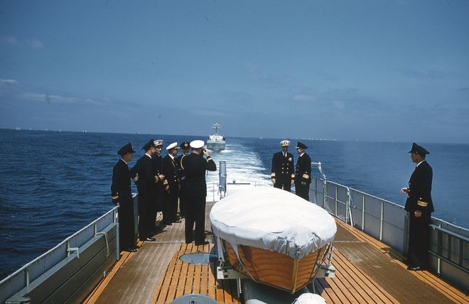 Seefahrt mit westlichen Marineattachés während der Kieler Woche 1956 - Bild: Archiv Jim Moses