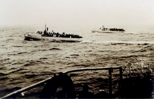 S-Boote der 2. SFltl bepackt mit Heeressoldaten vor Kristiansand 1940 - Foto: Archiv H. Kloetzke