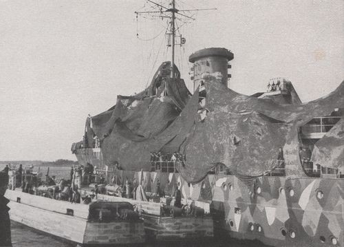 "Tsingtau" und Boote der 2. SFltl in den Abo-Schären - Bild aus Bürger: „Schnellboote vor“