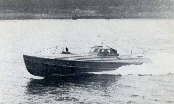 Klein-Schnellboot „Hydra“ bei Seeversuchen – Bild aus Fock „Schnellboote Bd. 2“