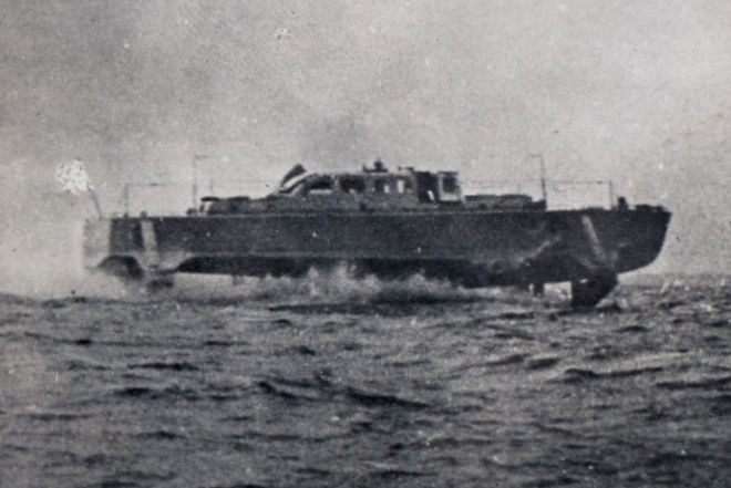 Deutsches Tragflügel-Schnellboot vom Typ "VS 10" bei der Werft-Erprobung – Bild: Archiv R. Nordland