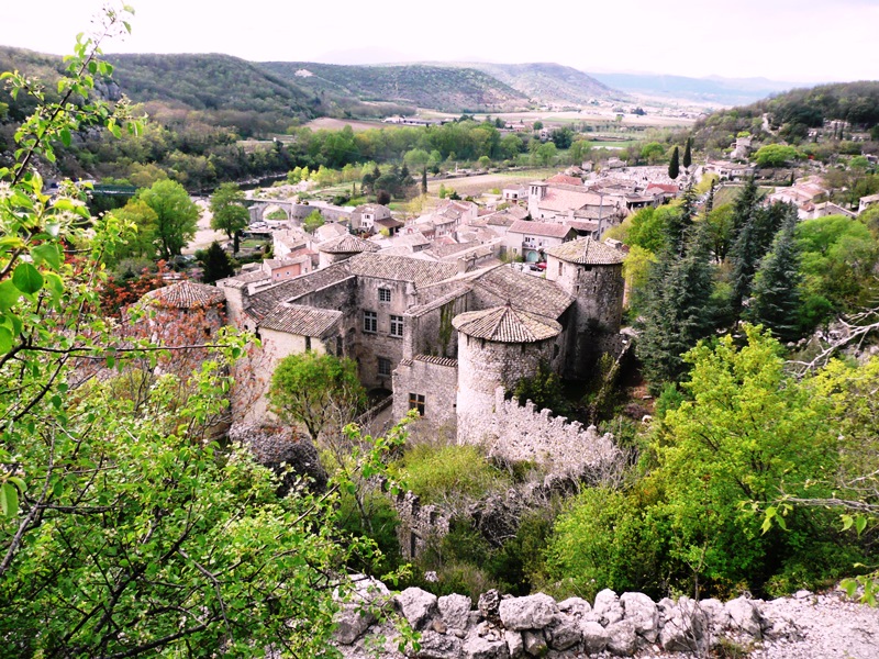 village médieval Vogüé