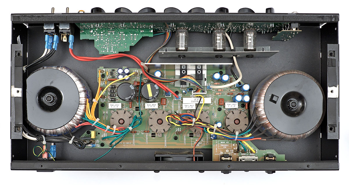 traynor yba200 review