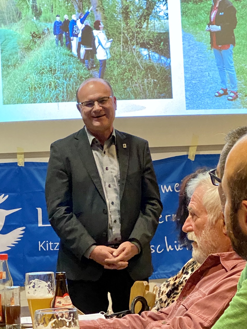 Dr. Norbert Schäffer stellt sich zahlreichen Fragen