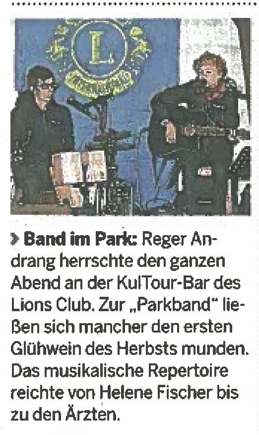 Zeitungsartikel der Neumarkter Zeitung: "Reger Andrang herrschte den ganzen Abend an der KulTour Bar des Lions Club. Zur Parkbank"